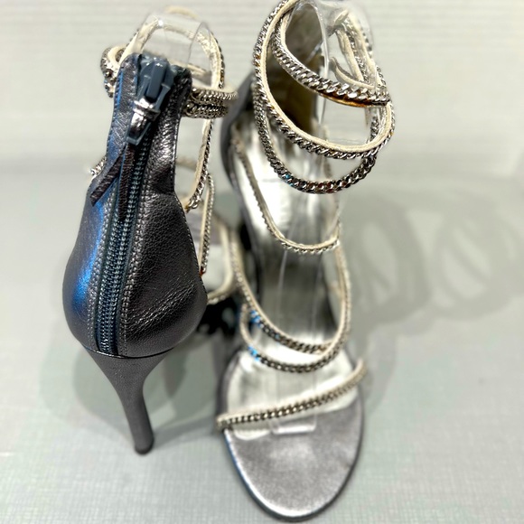Stuart Weitzman Stilettos Gladiators Silver Chains Shoes 6 1/2 M Made in Spain - Picture 4 of 16
